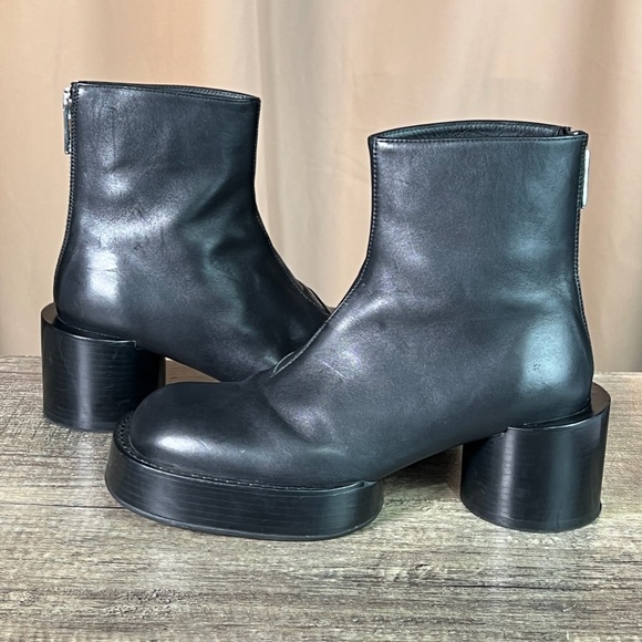 Maison Martin Margiela Shoes - MM6 MAISON MARTIN MARGIELA Black Décolleté Platform Heel Bootie Size 38